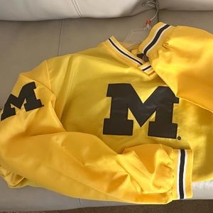 Michigan pullover windbreaker
